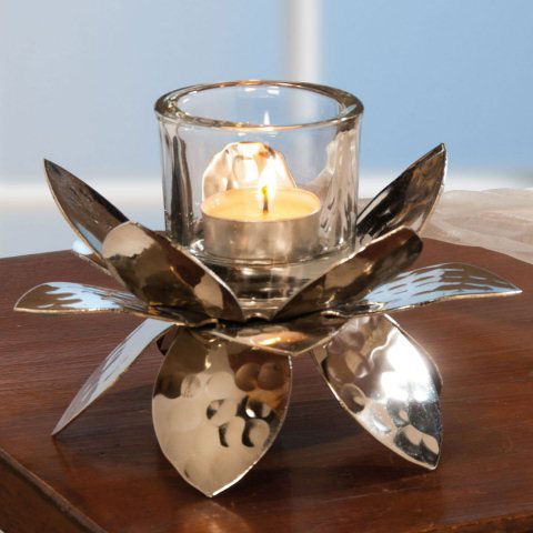 Teelichthalter „Lotusblüte”, Tischdeko aus Glas und Aluminium