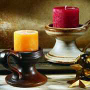 Klassischer Kerzenleuchter aus Keramik mit Henkel